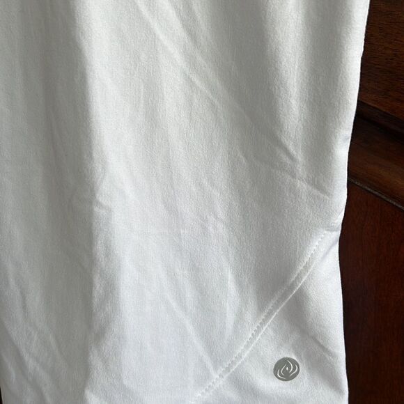 Apana activewear white shirt- size M - Picture 2 of 5